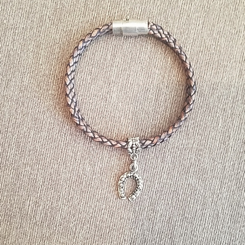 Handcrafted leather bracelet